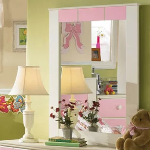 Топ-4 популярных зеркал для детской комнаты